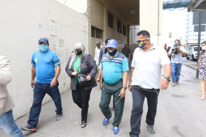 Luz María Pico defensora de Daniel Salcedo  a la salida de la Corte de Justicia.