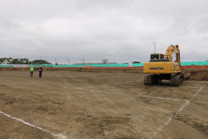 Trabajos. La construcción del Hospital Básico de Pedernales presenta apenas un 2,2% de avance de la obra