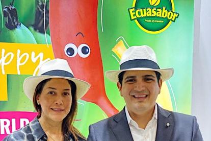 Ubilla junto a José Antonio Hidalgo, director ejecutivo de AEBE.