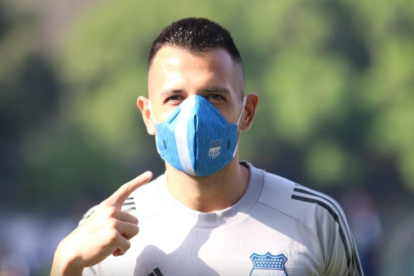 Los equipos lanzaron su línea de mascarillas con sus colores representativos y escudos representantivos.