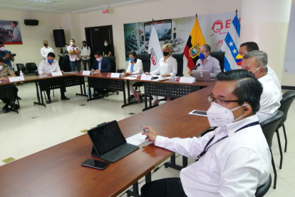 Hecho. La medida ha sido tomada hace unos minutos en la reunión que el COE Nacional lleva a cabo este 19 de junio en Samborondón.