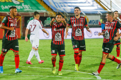 Los jugadores del Saprissa habían superado incluso la fase de semifinales del torneo tico tras el reinicio del torneo, pero deberá esperar.
