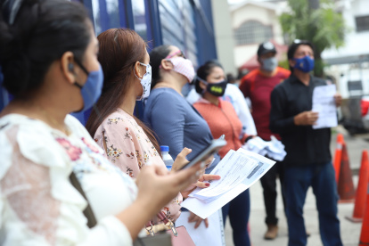 Reclamos. Esta semana, ese ha sido el panorama en los exteriores de la sede de CNEL del norte.