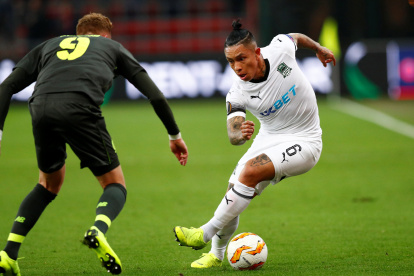 El retorno a la competencia oficial de Cristian Ramírez (d) con el Krasnodar en la liga rusa, fue aplazado.