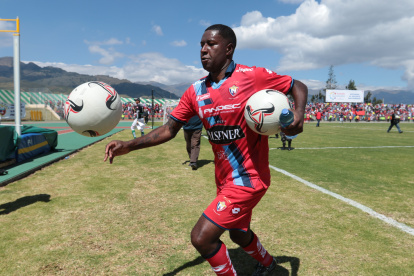 Édison Méndez regresa a El Nacional, pero ahora como parte del cuerpo técnico.