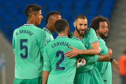 Karim Benzema festeja tras anotar el segundo tanto del Real Madrid. El ariete francés lleva marcados 17 goles en la liga española.

 FBL-ESP-LIGA-REAL SOCIEDAD-REAL MADRID