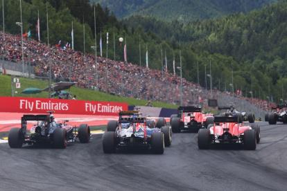 El Gran Premio de Austria, disputado en Spielberg, congregó el año pasado solo entre corredores y sus equipos a más de 3.000 personas; fuera del público.