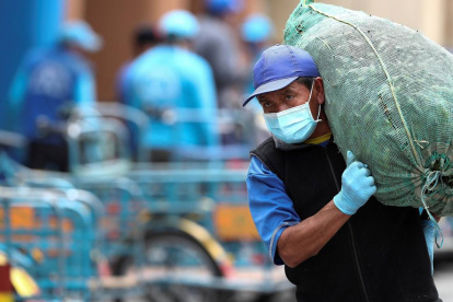 Guayas registra dos fallecidos más en las últimas 24 horas (de 1.543 a 1.545). Manabí, por su parte, pasó de 561 a 570.