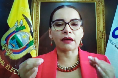 Atamaint dejó entrever que detrás de la acción de la Contraloría estarían grupos políticos que "quieren tomarse por asalto" al CNE.