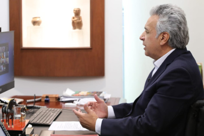 El presidente Lenín Moreno, durante la videoconferencia con ocho de sus pares regionales.
