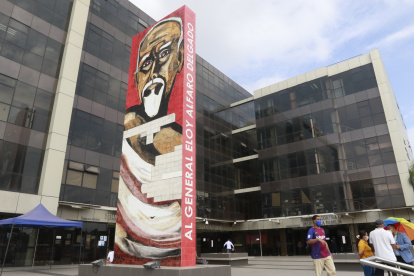 El acceso a la sala de audiencias de la Unidad Judicial Penal Sur fue restringido por las medidas de bioseguridad.