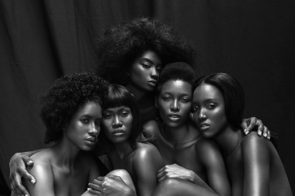 Editorial que busca impulsar la diversidad en la moda.