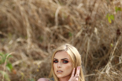 En julio visitará a su familia.