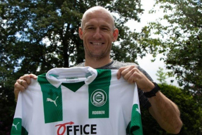 Arjen Robben tiene la intención de volver al fútbol profesional a los 36 años.