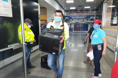 Los allanamientos han alcanzado a prefecturas, hospitales, municipios.