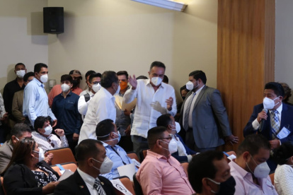 Votación. José Yúnez, elegido viceprefecto de Guayas con el voto de los 30 consejeros.