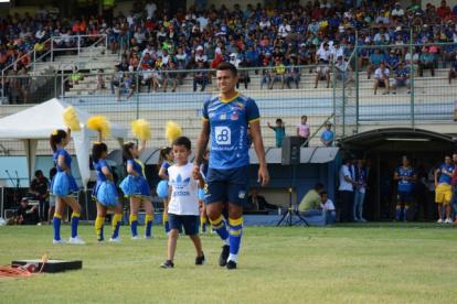 El volante del Delfín de Manta, Richard Calderón, aseguró que por la pandemia del coronavirus se ha visto afectado el presupuesto del club.