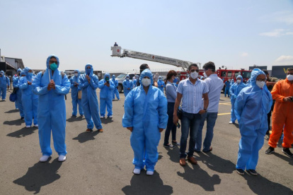 Personal. 21 médicos partieron desde Guayaquil hasta el hospital Bicentenario de Quito.