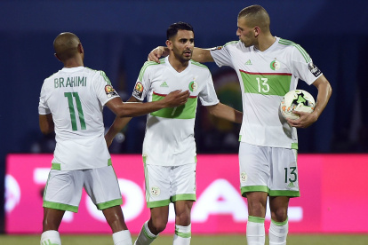 La CAF suspendió las competiciones continentales de clubes el 18 de abril debido a la pandemia y dejó en el aire la Copa África y los otros torneos.