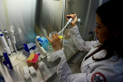 Linda Guamán, de 35 años, estudió ingeniera en Alimentos, hizo una maestría en Microbiología en la Universidad San Francisco de Quito y un doctorado en Microbiología en la Universidad de Sao Paulo.
