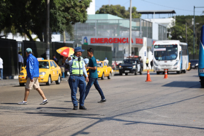 Hecho. En la calle García Moreno, frente al área de Emergencias del Teodoro Maldonado, los incidentes han sido recurrentes.