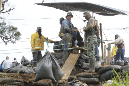Militares del Cuerpo de Ingenieros ingresaron en el sector de las minas clausuradas a inicios de junio.