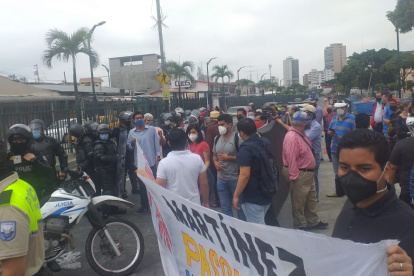 Hecho. La protesta se llevó a cabo hace unos minutos en la avenida Delta, al pie de la Universidad Guayaquil.