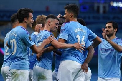 El equipo de Pep Guardiola festejó la goleada que les sirvió como un bálsamo tras haber dejado escapara el título liguero.