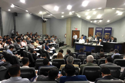 Los dirigentes del fútbol ecuatoriano se unieron en busca del bienestar común.
