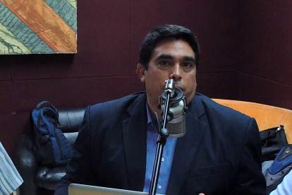 Diego Arcos, periodista deportivo ecuatoriano, tuvo problemas con una rata en su casa.