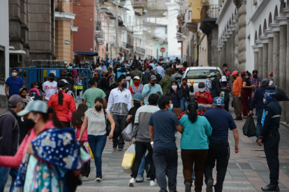 El incumplimiento de la restricción de movilidad incrementa los casos positivos en Quito.