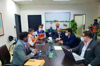 Miguel Ángel Loor, presidente de LigaPro, durante la reunión de hoy en el COE Nacional.