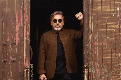 La voz del baladista ha conseguido liderar las listas radiales desde los años 80.