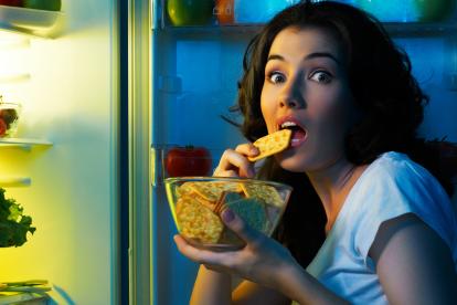 El primer paso es limpiar la refrigeradora de productos que no aportan al organismo.