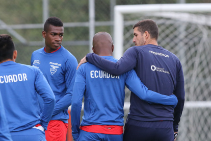 La selección nacional iniciará el camino a Catar de visita ante Argentina