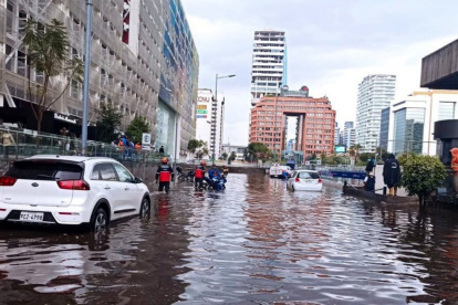 El martes 7 de julio se reportaron inundaciones en las calles cercanas a la Plataforma Financiera.
