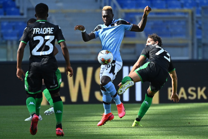 Felipe Caicedo, delantero ecuatoriano del Lazio, no pudo hacerse presente en el marcador en la caída ante el Sassuolo.         

 FBL-ITA-SERIEA-LAZIO-SASSUOLO-HEALTH-VIRUS