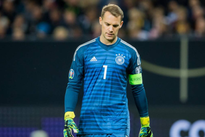 El portero alemán enfrenta críticas de todo tipo por el incidente