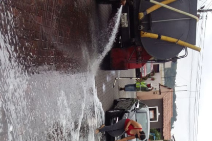 Hecho. Vecinos de Zafiro se unieron a la jornada organizada por el comité.