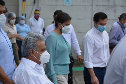 Acto. María Paula Romo, nominada a la vicepresidencia, acompañó al presidente Lenín Moreno ayer a Guayaquil.