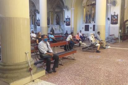 La ceremonia se desarrolló la mañana de este 14 de julio, luego de que el COE cantonal aprobara la realización de las misas con un aforo del 30 %.