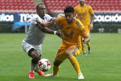 La lesión de Renato Ibarra (i) se produjo en un partido amistoso ante Tigres.