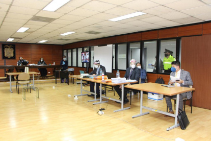 En la Corte se desarrolla el juzgamiento de Fernando Alvarado y otros por posible peculado.