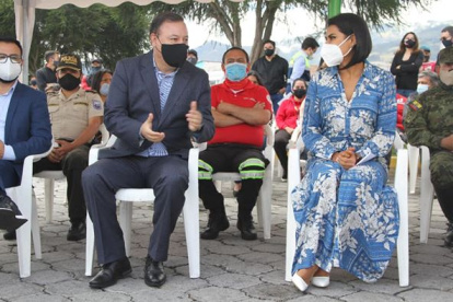 La alcaldesa participó hasta ayer en eventos públicos junto al director del ECU911, Juan Zapata.