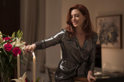 Serie de TV basada en la columna del New York Times que explora las relaciones, el amor y la conexión humana.