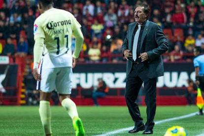 Ricardo Lavolpe dirigió a Michael Arroyo en el América de México.