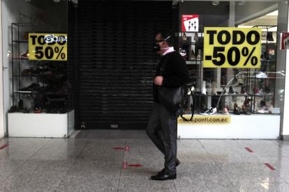 Situación. Locales comerciales han recurrido a promociones y descuentos para atraer a clientes e intentar recuperarse.