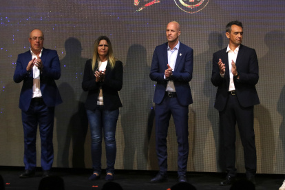 La presentación de Jordi Cruyff (segundo desde la derecha) como selecionador ecuatoriano fue un sueño, que hoy termina en pesadilla.