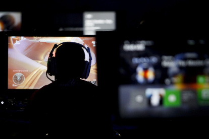 La práctica de videojuegos es Ecuador crece con el tiempo. Se puede competir a nivel profesional, sin dejar de ejercer una carrera.