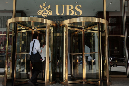UBS es uno de los asesores de los dos grupos de tenedores de bonos.
